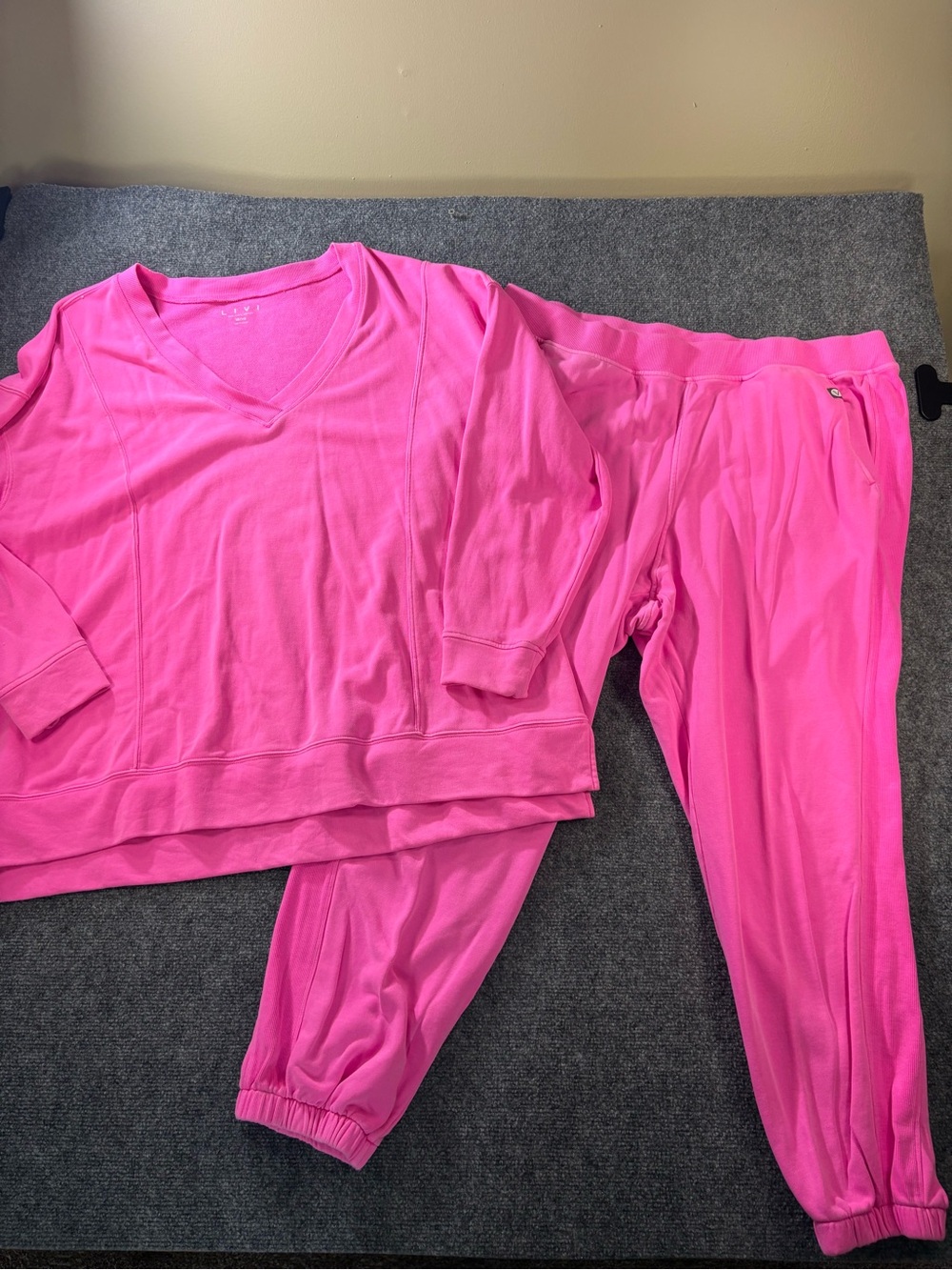LIVI Lane Bryant two piece Pink Lounge Set - size 18/20